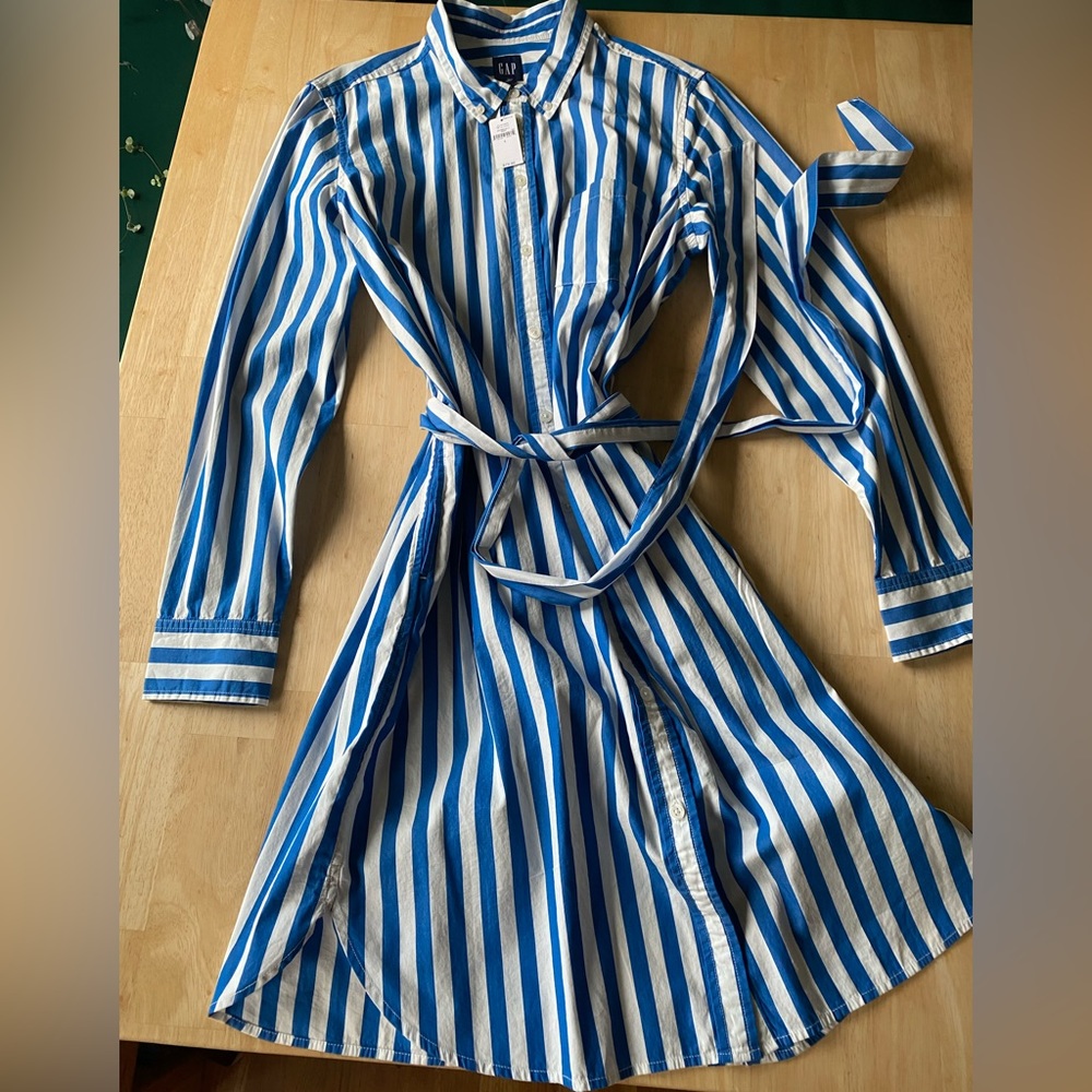 GAP new women’s striped 100% cotton shirt dress.
